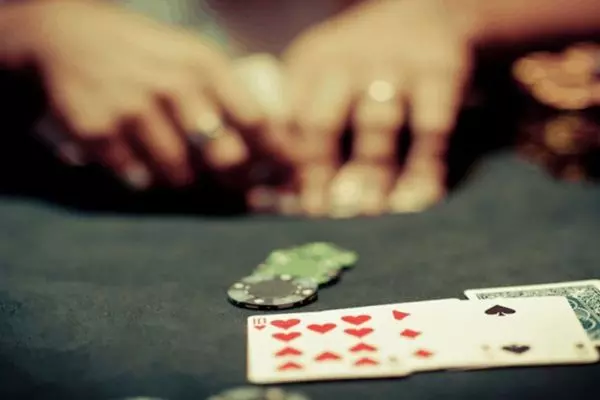 Hướng dẫn cách chơi và những luật cần biết về bài Liêng.