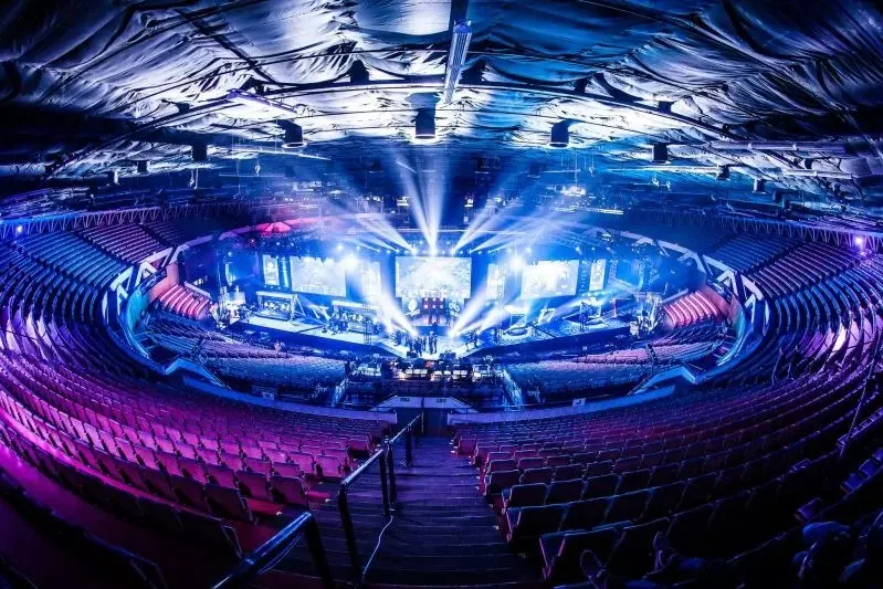 Vì sao nên tham gia vào môn thể thao điện tử Esport?