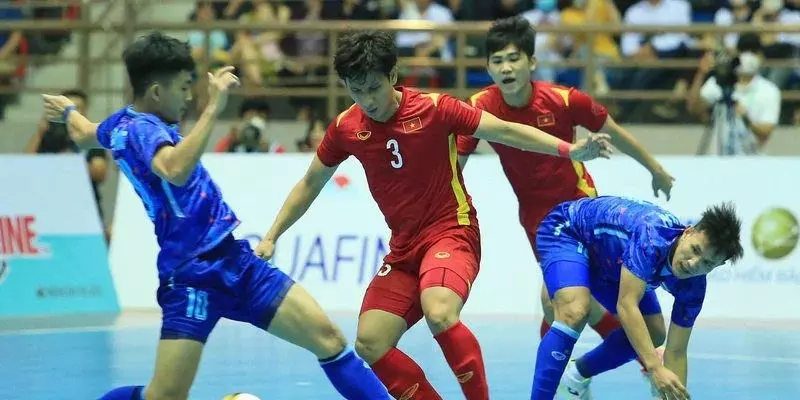 Một số lưu ý khi tham gia chơi futsal